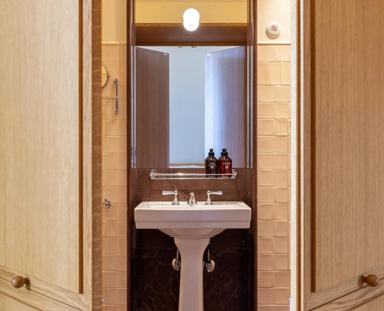 Stockholm Stadshotell 5*,